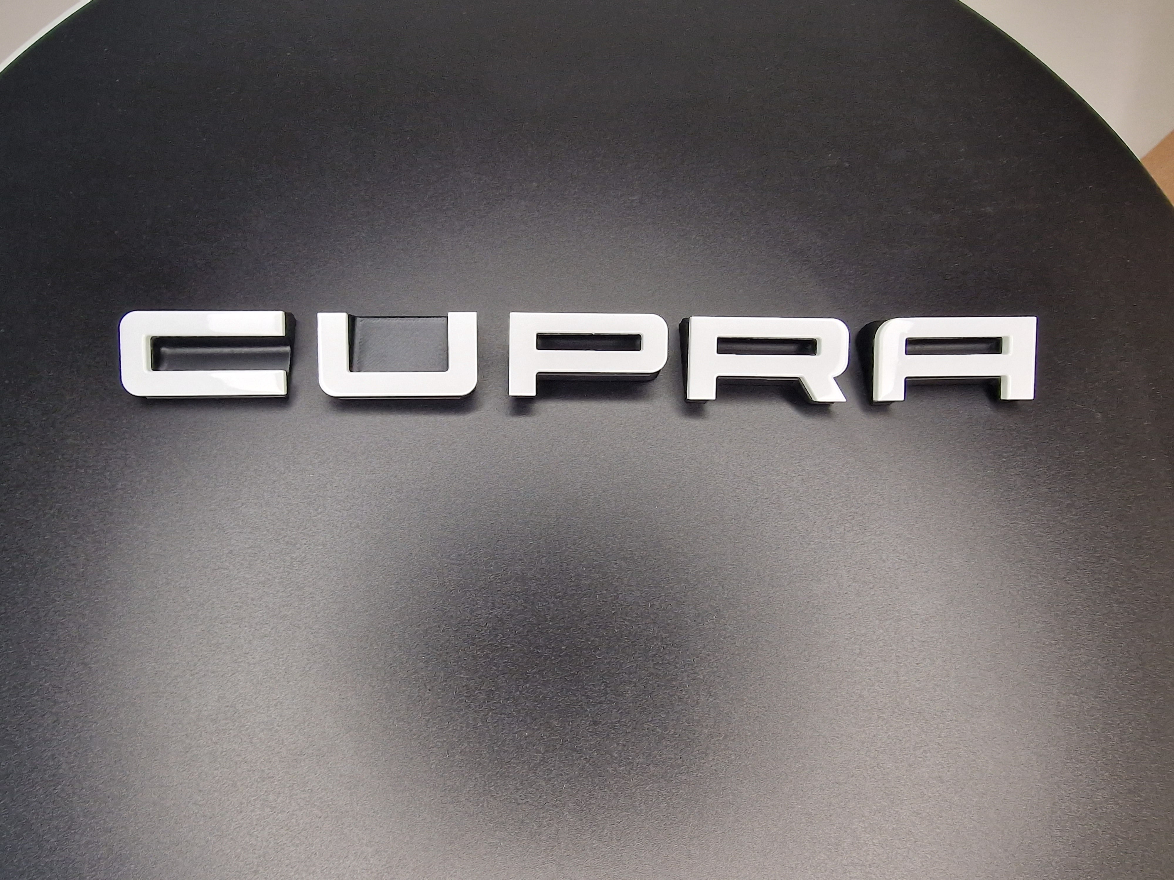 Cupra Schriftzug für den Cupra Formentor oder Leon in Wunschlackierung