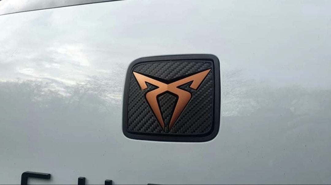 Heckklappen Öffner Mechanismus PP3D mit Cupra Emblem veredelt (Original Seat/Cupra Teil)