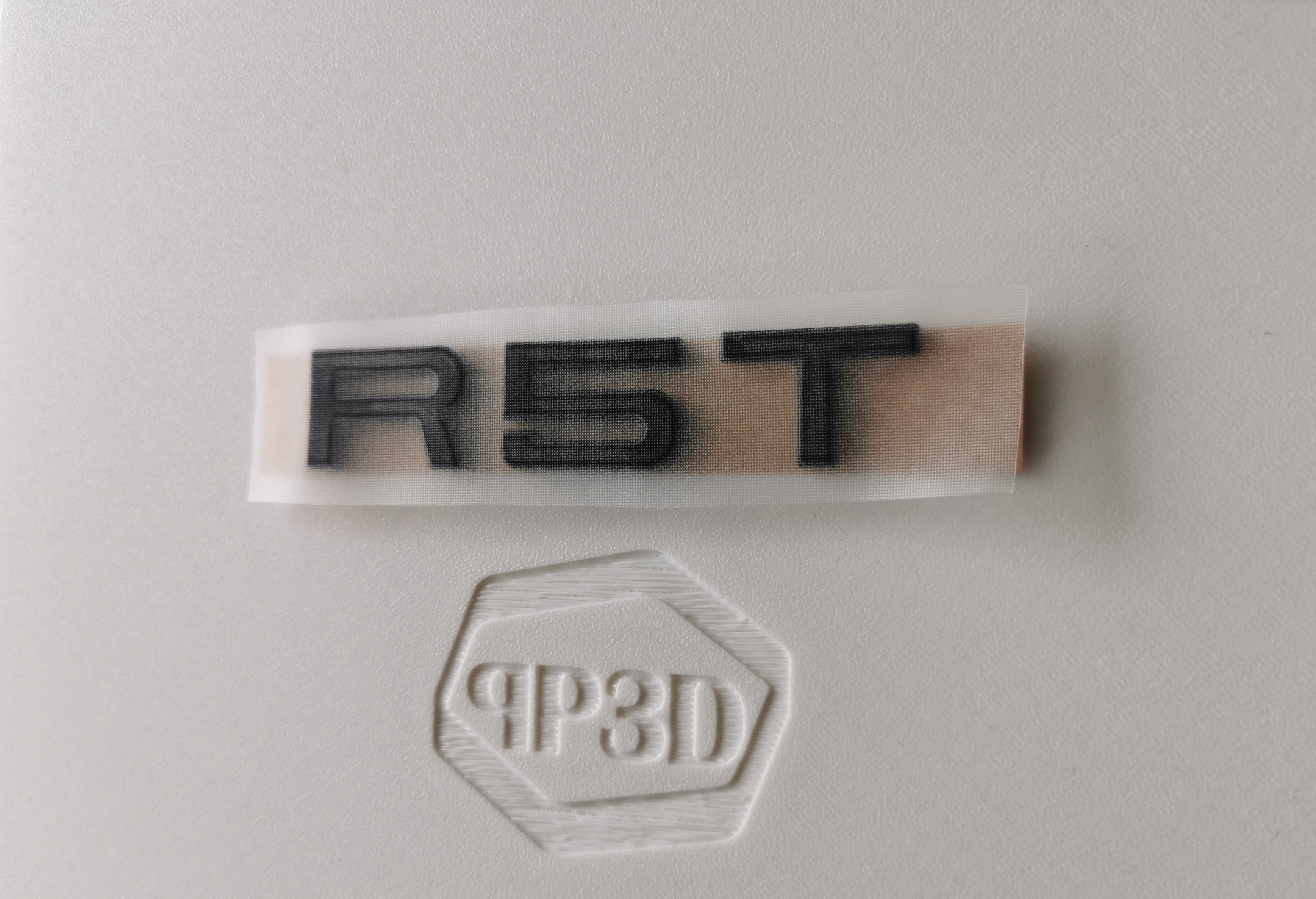 R5T lettering for Audi 5cyl. models SET right/left